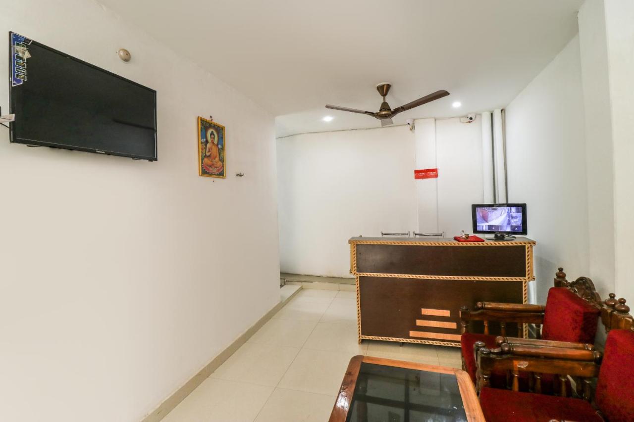 Spot On 45459 Safa Palace - Varanasi — Photos 3
